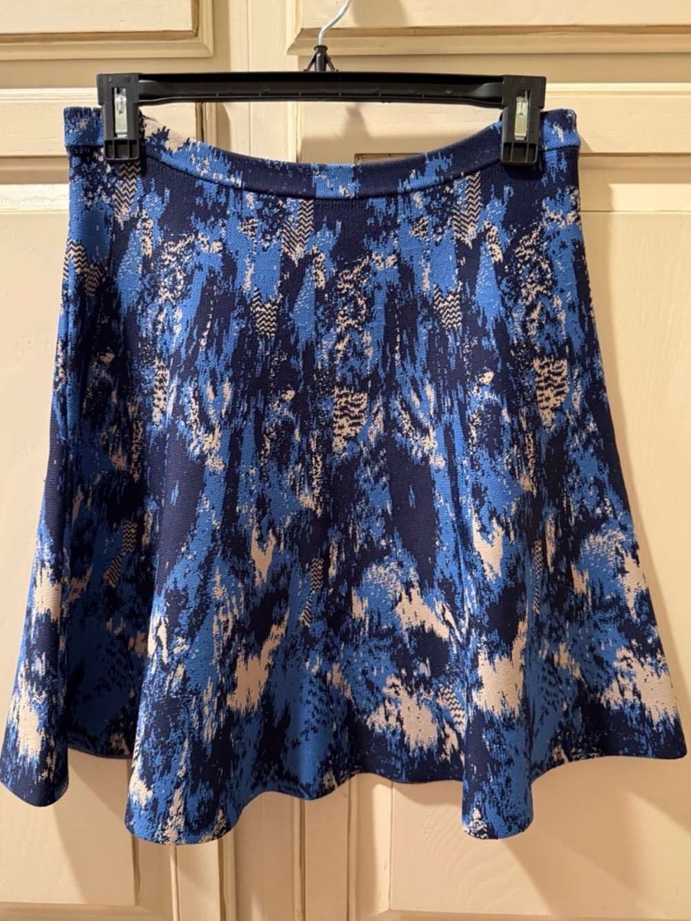 BCBGMAXAZRIA Rossy Blue Jacquard Heavy Knit A-Line Skirt M NWOT